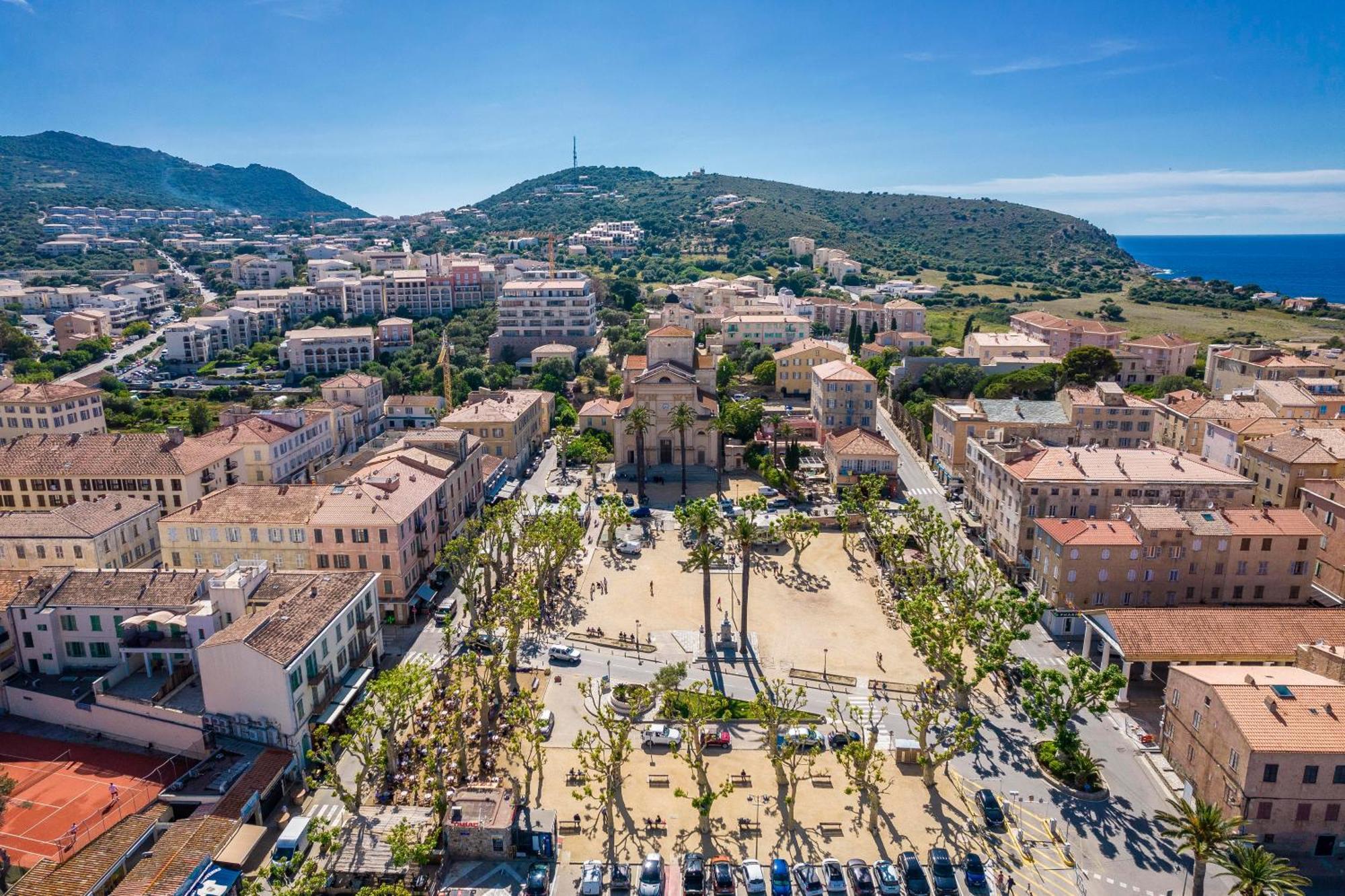 Cote Sud * L'Ile-Rousse (Corsica)