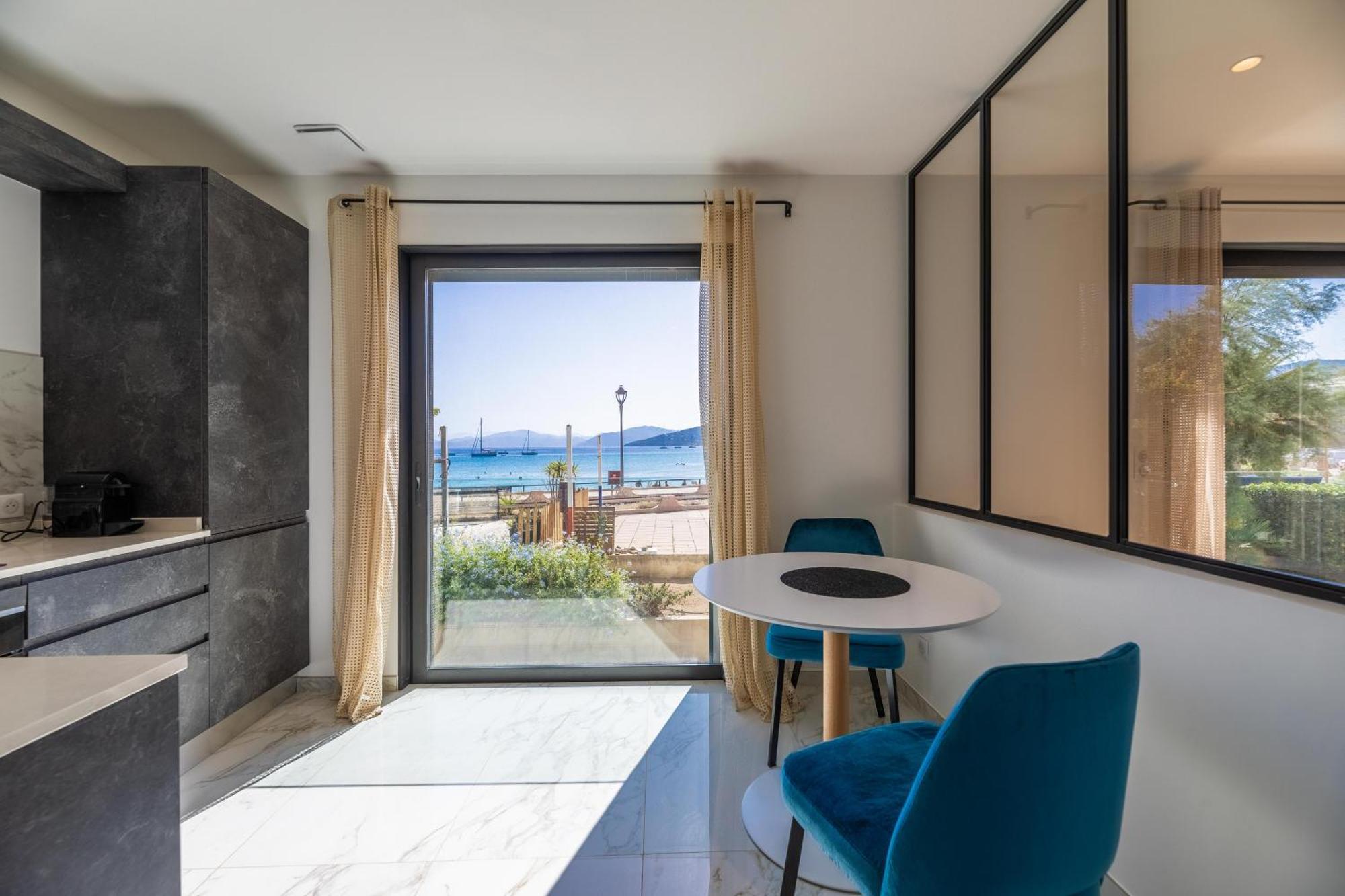 Cote Sud Apartment LʼÎle-Rousse